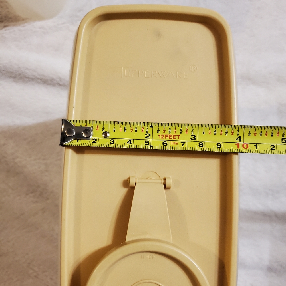 2 Tupperware Storage Containers - Picture 7 of 12